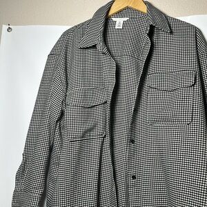 H&M Button Up Black and White Checkered Tunic. Size Medium. In great condition.